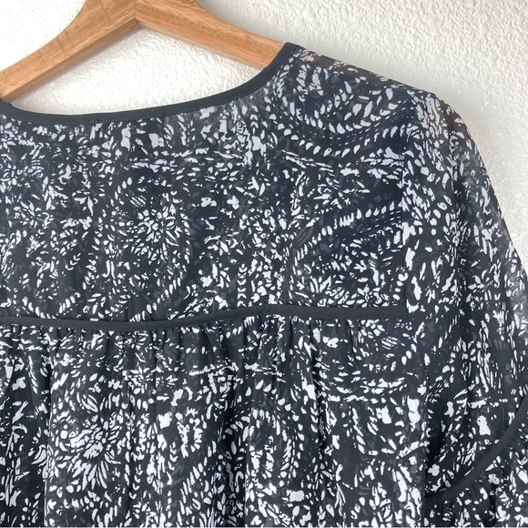 Lucky Brand Sheer Flowy Boho Top XS  Black and white Floral Bell Sleeves - Picture 11 of 16
